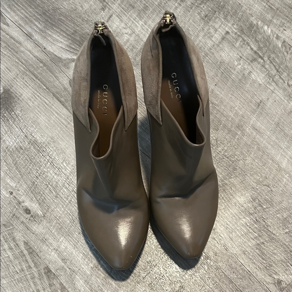 Gucci Brown Leather Pointed Ankle Booties with Suede Collar